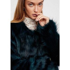 Free People Emerald Moss Green “Frankie” Faux Fur Cropped Coat Jacket Size XS